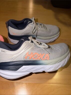 Hoka One One Bondi 7